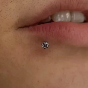 LABIO SIN JOYA
